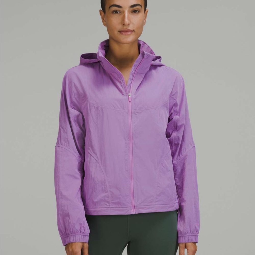 Lululemon drawstring waist with hood windbreaker
